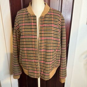 Stylish Women's Houndstooth Jacket - Tan and Pink